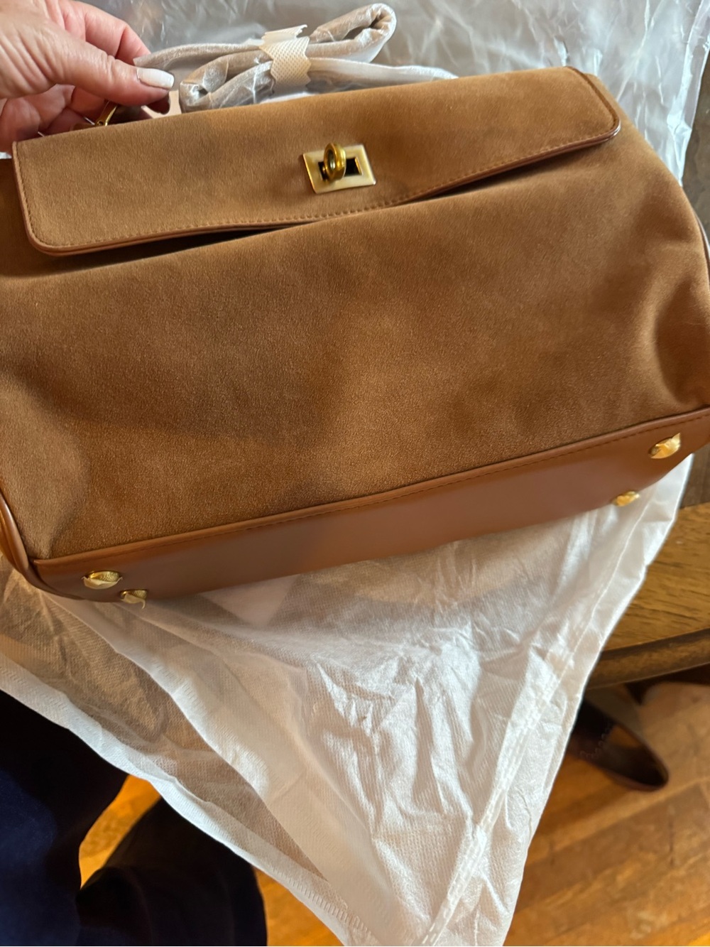 Suede Shoulder Bag in Tan - Classic Women’s Handbag- brand new , never used! - Picture 2 of 11